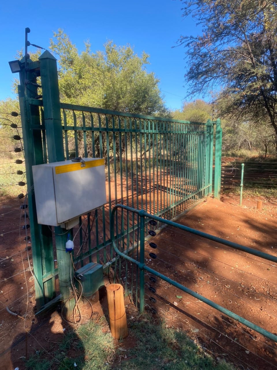 Commercial Property for Sale in Mamogaleskraal AH North West